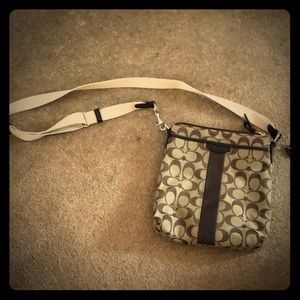 Signature Stripe Swing-pack Cross body bag